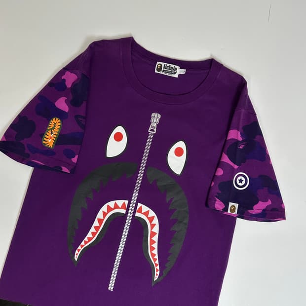 BAPE 베이프 샤크 카모 반팔 (퍼플L)