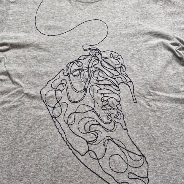 레어템 나이키 스니커즈 니들포인트 반팔티 XL 