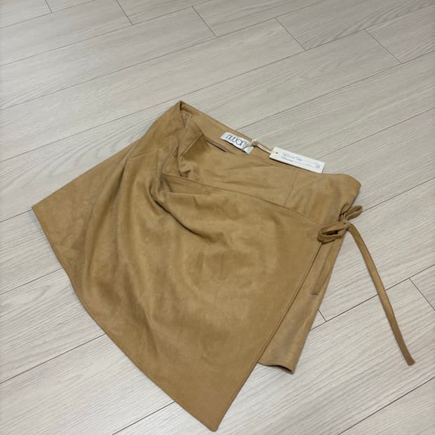 누아누 스웨이드 랩스커트 2사이즈 카멜