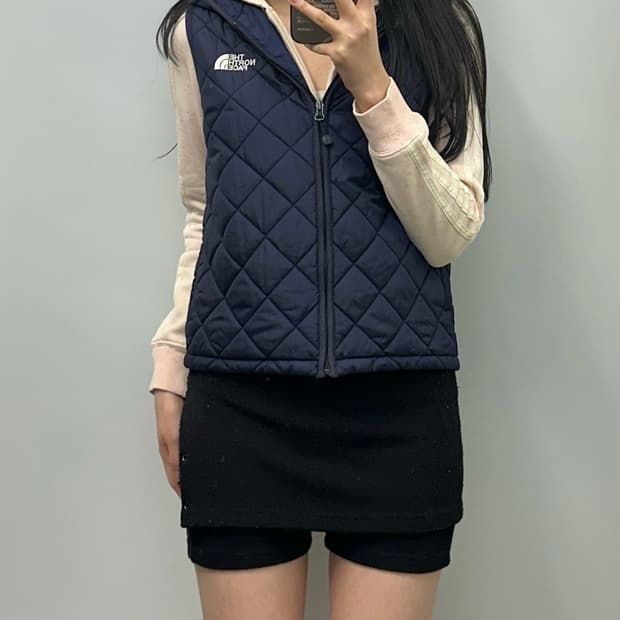 노스페이스 자수로고 후드 퀼팅 조끼패딩