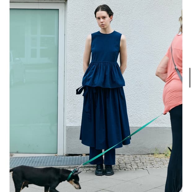 코스모스 블라우스 AIRY STRAP SLEEVELESS (NAVY)