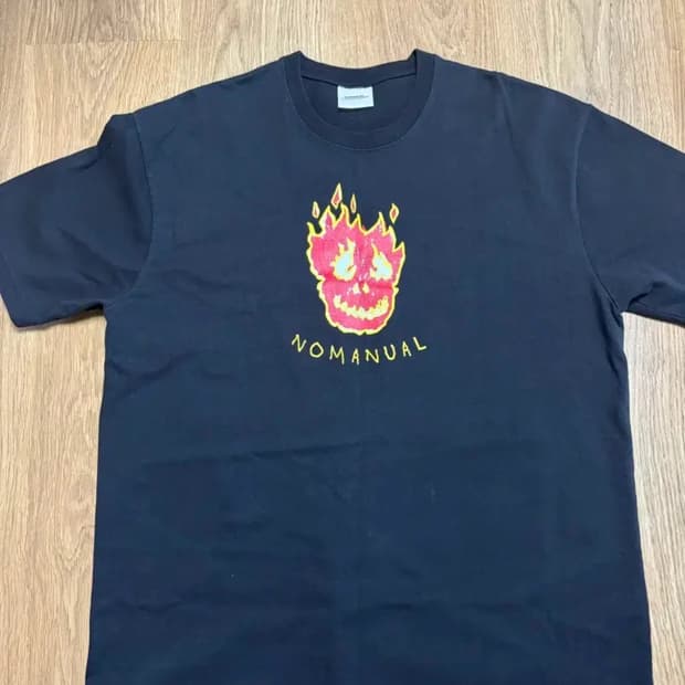 노메뉴얼 반팔티