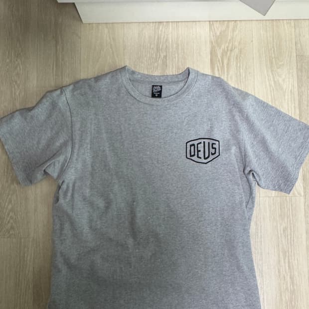 데우스엑스 서울 반팔 그레이m