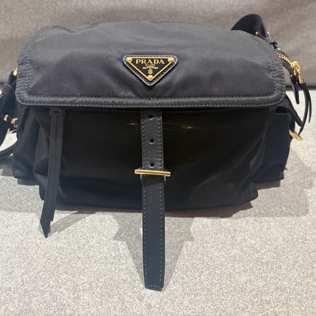 프라다 익스플로어백 미디움