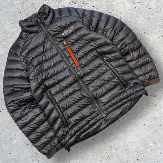 [M] 컬럼비아 티타늄 블랙 다운 경량 패딩 C23