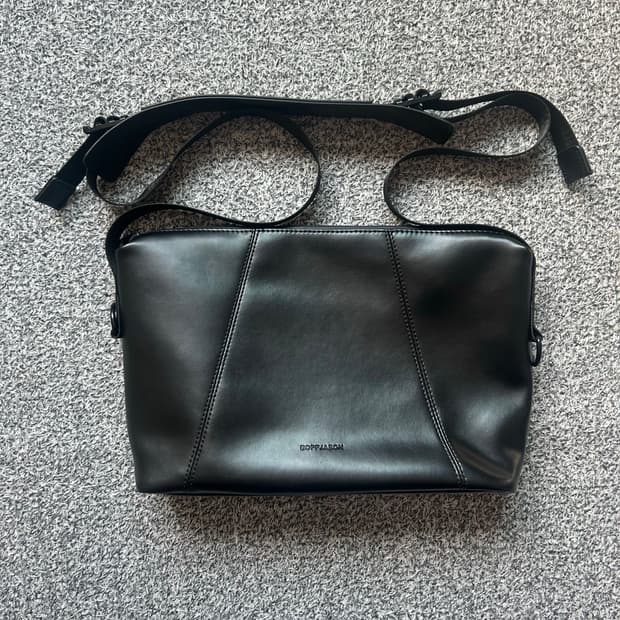 도프제이슨 카우하이드 스몰 크로스백 블랙