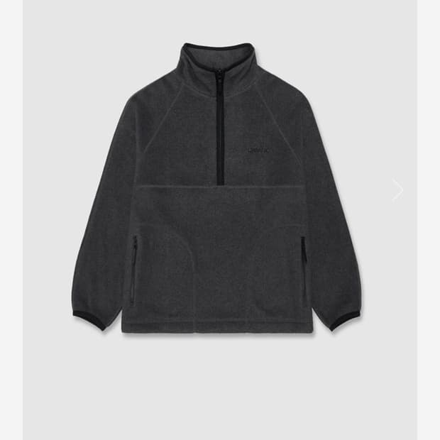 얼바닉 유틸리티 플리스 하프집업 판매합니다.