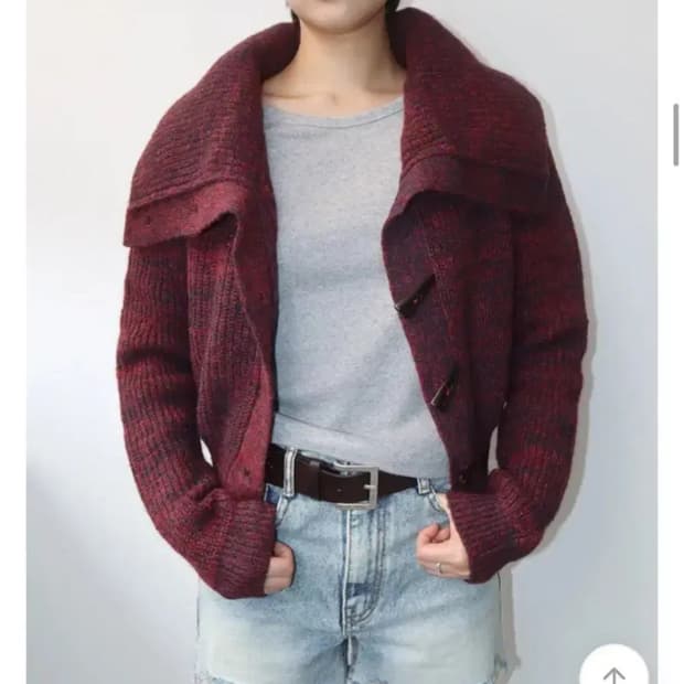 토글 떡볶이 오프숄더 레드 가디건