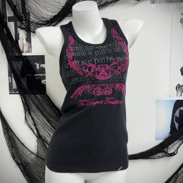 In the attic punk printing sleeveless