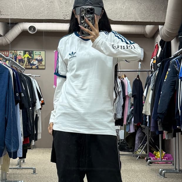 아디다스 클래식 3S 반팔 티셔츠 S80