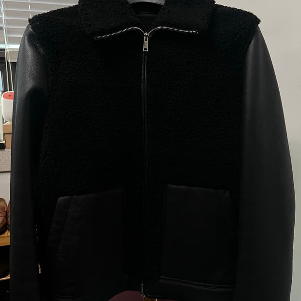 띠어리 블랙 양모 무스탕