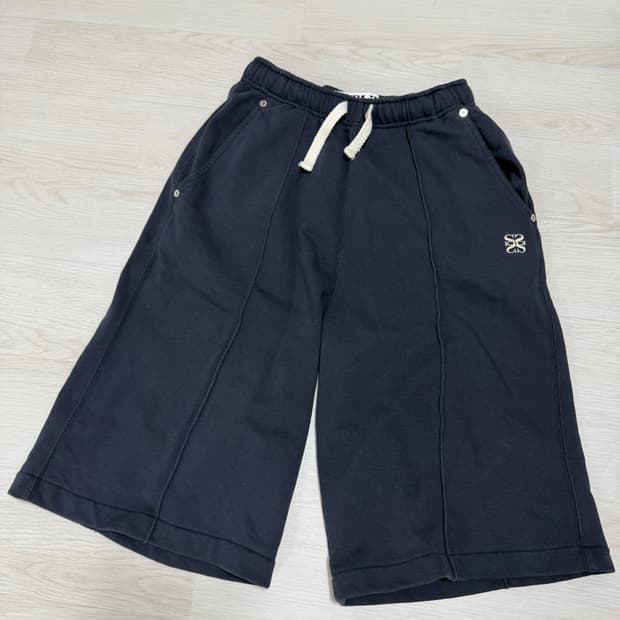 세터 반바지 S 사이즈 판매합니다!