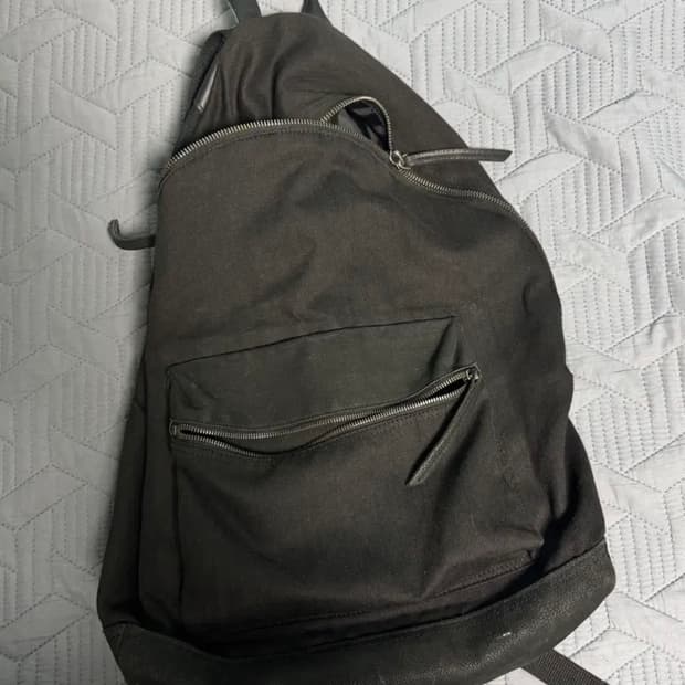 해칭룸 레더 데이팩