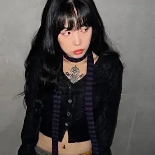 [ONE SIZE] 더 미스테리어스 호텔 크롭 퍼 가디건 블랙