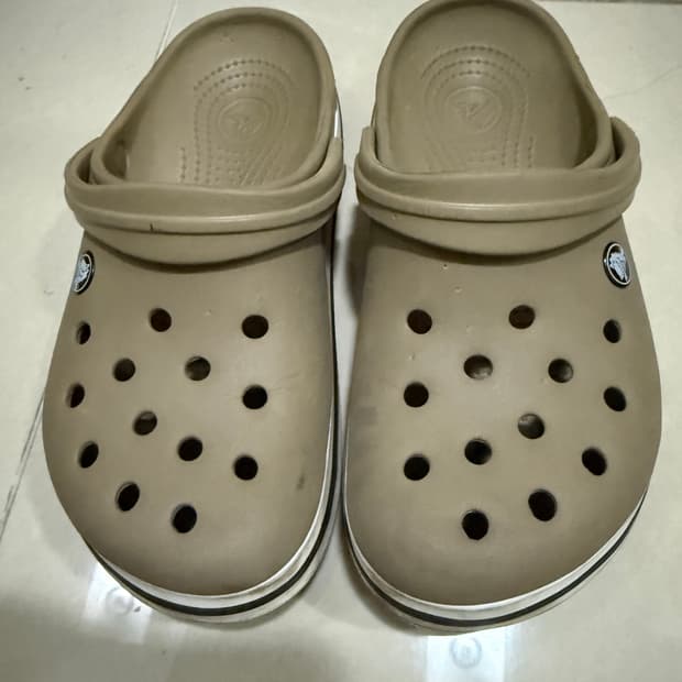 크록스 크록밴드 클로그 카키베이지 M7 W9 260