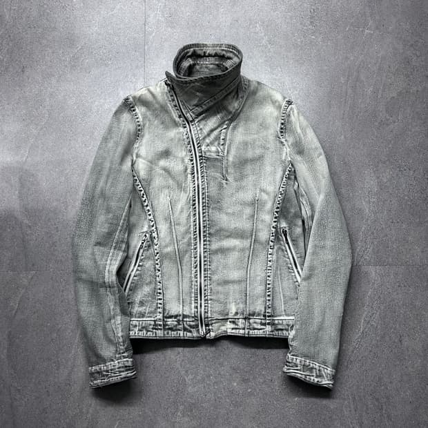 율리우스 사선 하이넥 워싱 데님 자켓