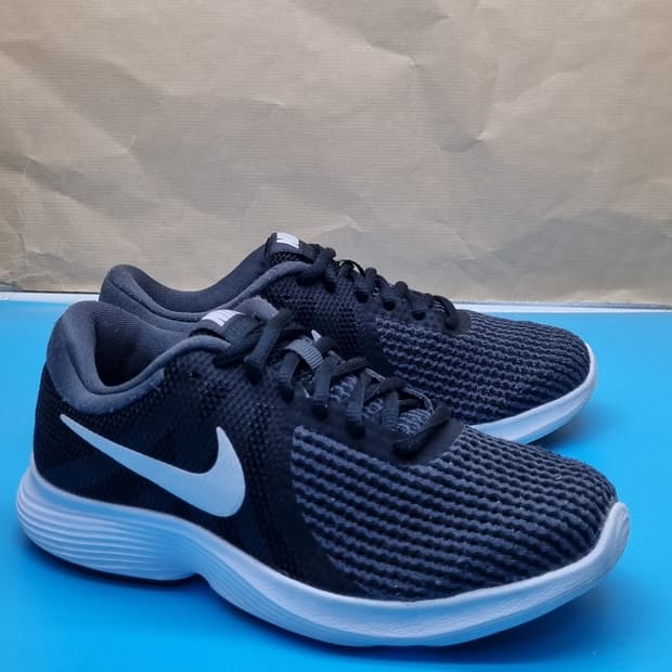 나이키 레볼루션 4 운동화220