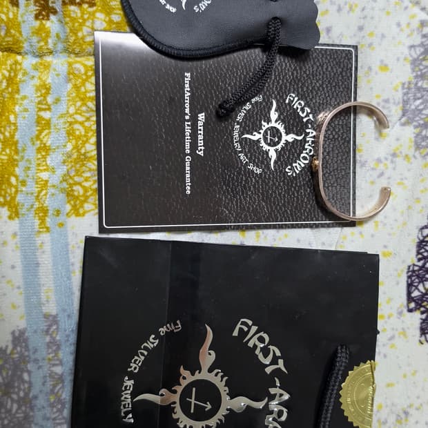 퍼스트애로우즈 뱅글 팔지 BR-126 판매