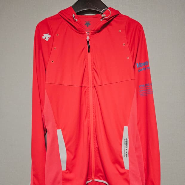 데상트 후드집업 바람막이 (95/M)