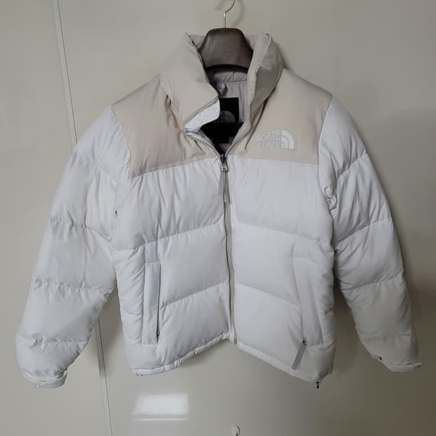 노스페이스 600 눕시 화이트 해외s 95사이즈 상태굿

