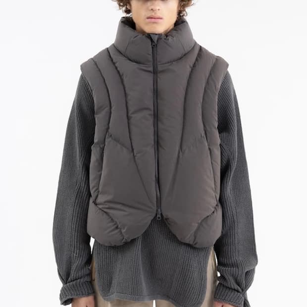 혜인서 패디드 베스트 차콜