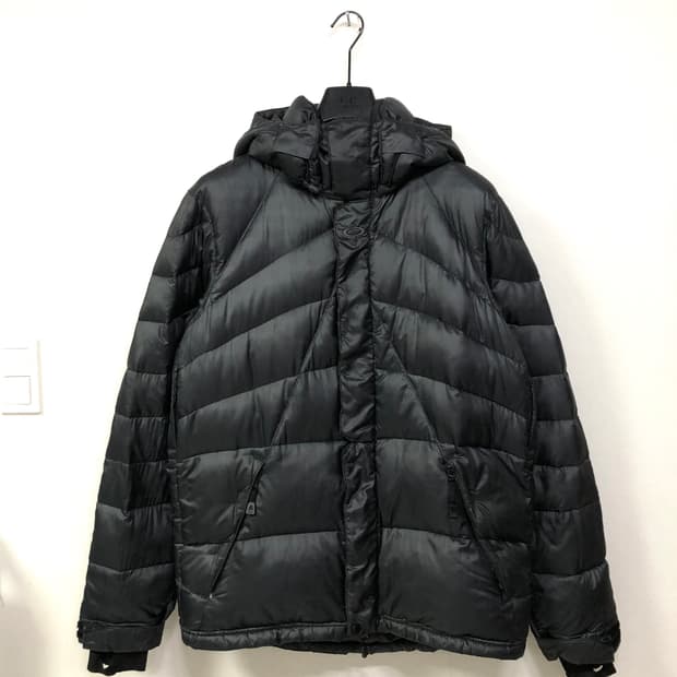 OAKLEY 오클리 투웨이 지퍼 구스다운 하프패딩 _ 블랙