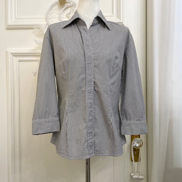 black stripe line basic shirt