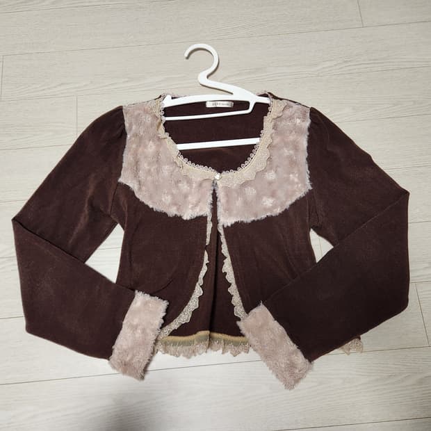 유일매물 엑시즈팜 라떼 폼폼 갸루 가디건