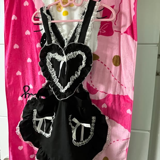 블랙 하트 에이프런