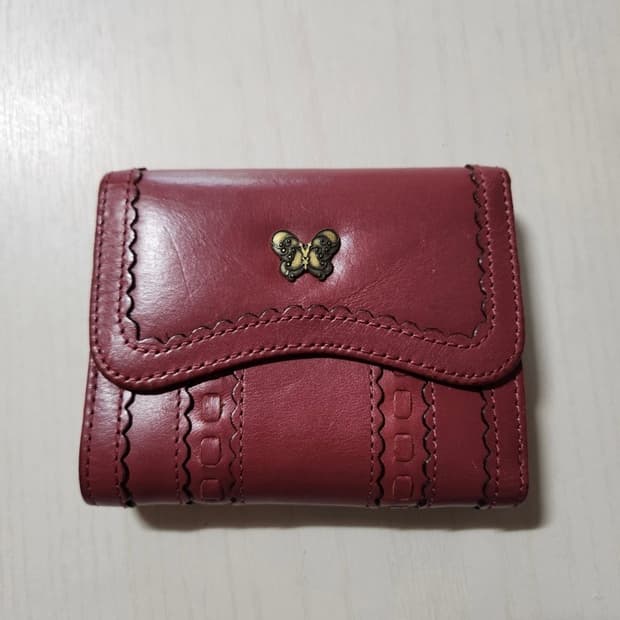 안나수이 버건디 반지갑