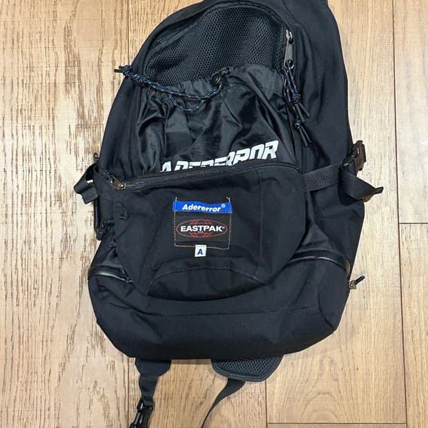 아더에러 x 이스트팩 슬링백 초판