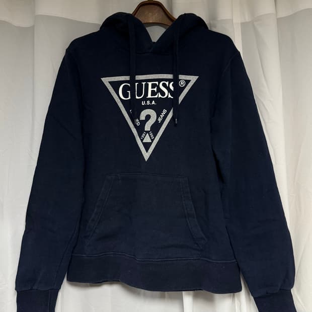 게스 후드티