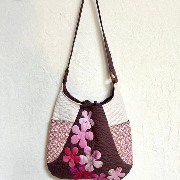 빈티지 핑크 패치 크로스백