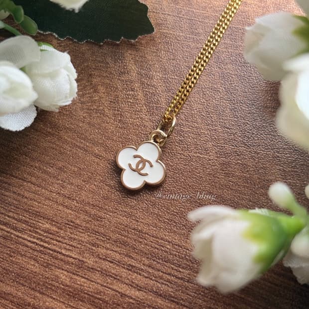화이트) 샤넬 미니 클로버 골드 목걸이