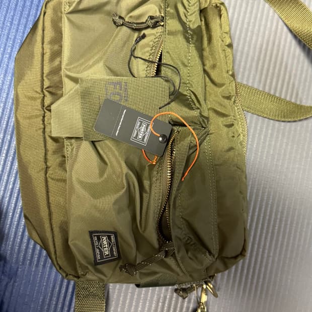 포터 포스 숄더백 스몰 올리브 드랩