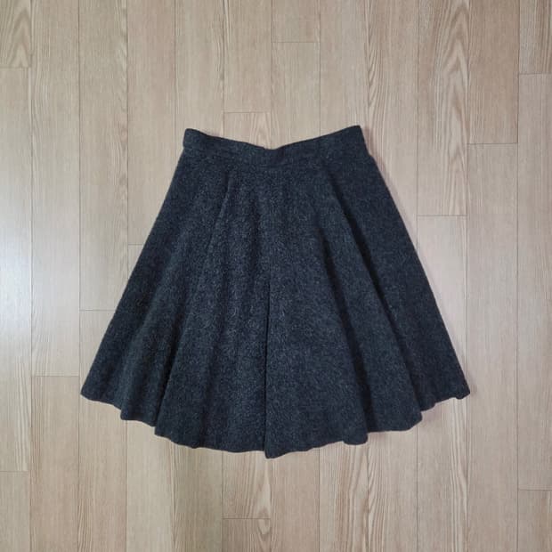 유나이티드 애로우즈 도쿄 차콜 그레이 스커트