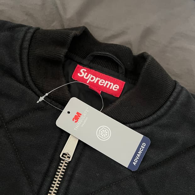 (L) 정가47 슈프림 퀼티드 봄버 블랙 새상품 25FW 