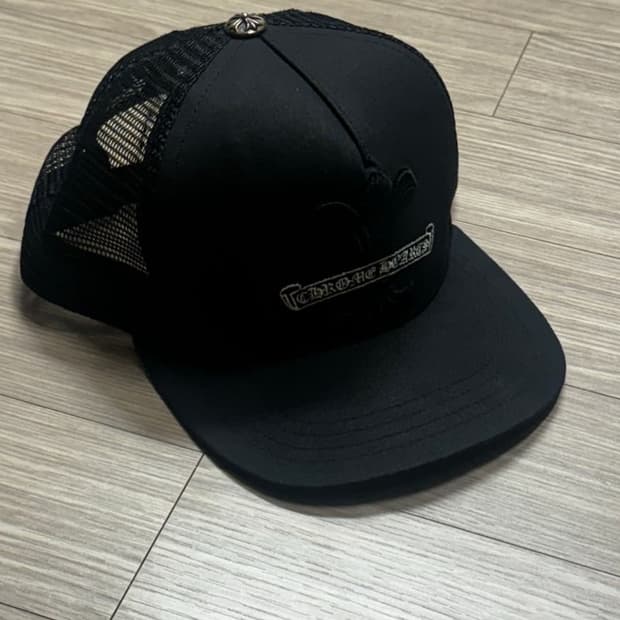 크롬하츠vip 한정판 bs엠블럼 자수 로고 트러커 캡