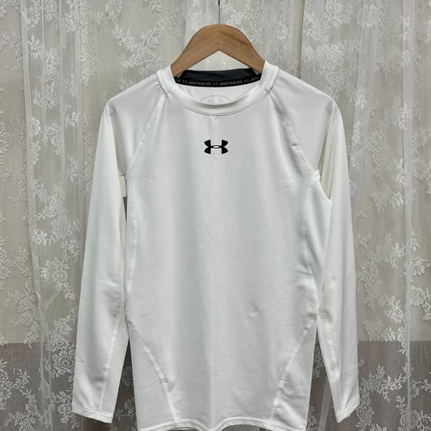 M) 언더아머 여성 기능성 긴팔 티셔츠 아이보리