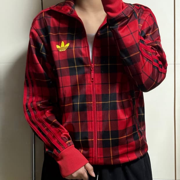 아디다스 체크 레드블랙 져지