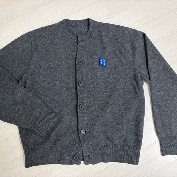 아더에러 시그니피컨트 TRS/BL 태그 가디건 02 차콜