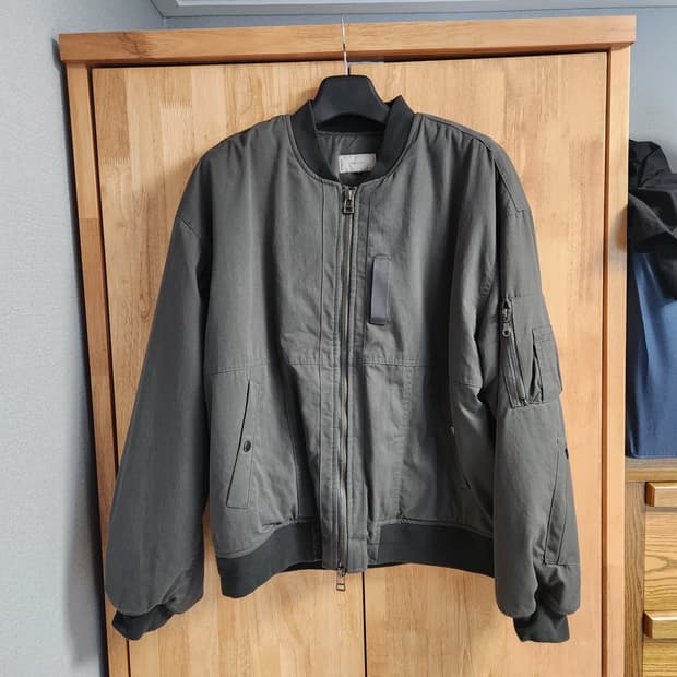 비긴202 Nycot Washed Ma-1 Jumper 차콜 3사