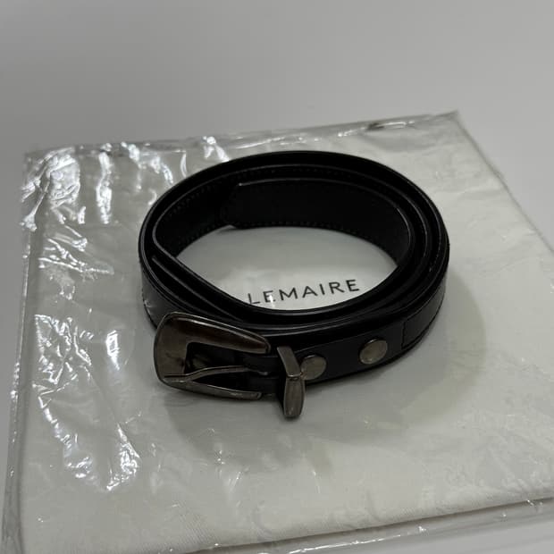(90) 르메르 미니멀 웨스턴 벨트 카우 레더 블랙 