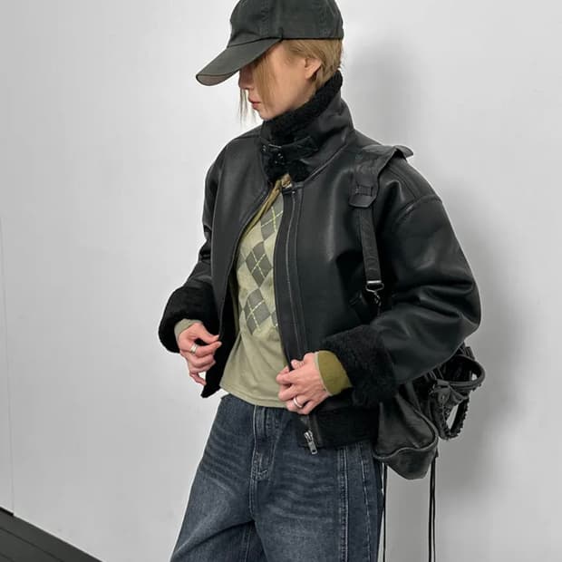 블랙업 레더 무스탕