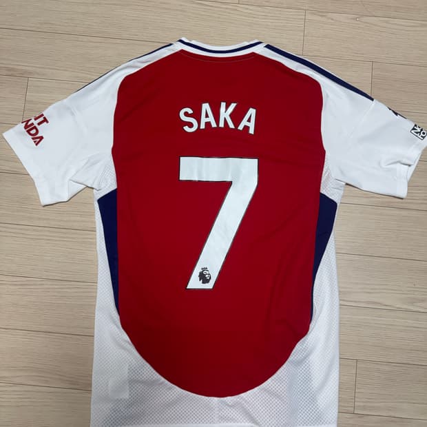 아디다스 24-25 아스날 홈 사카 유니폼