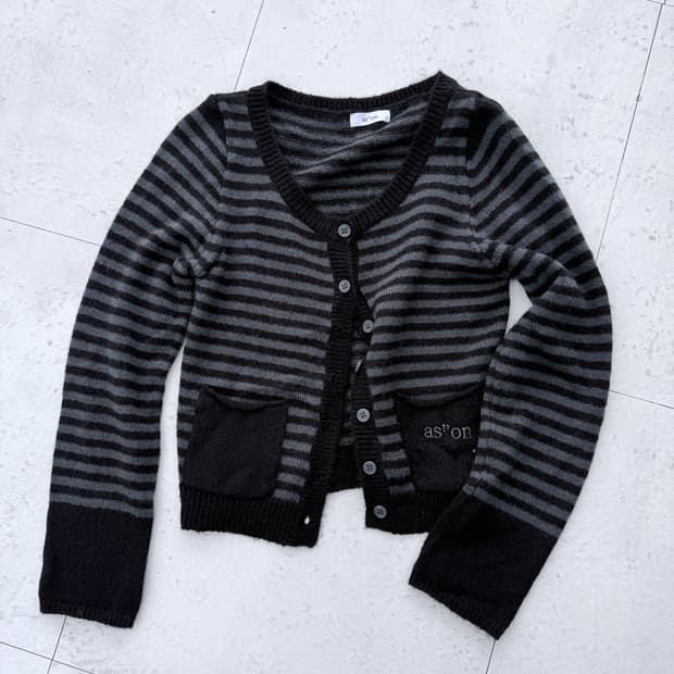 애즈온 NUT POCKET CARDIGAN 포켓 가디건 스트라이프 블랙