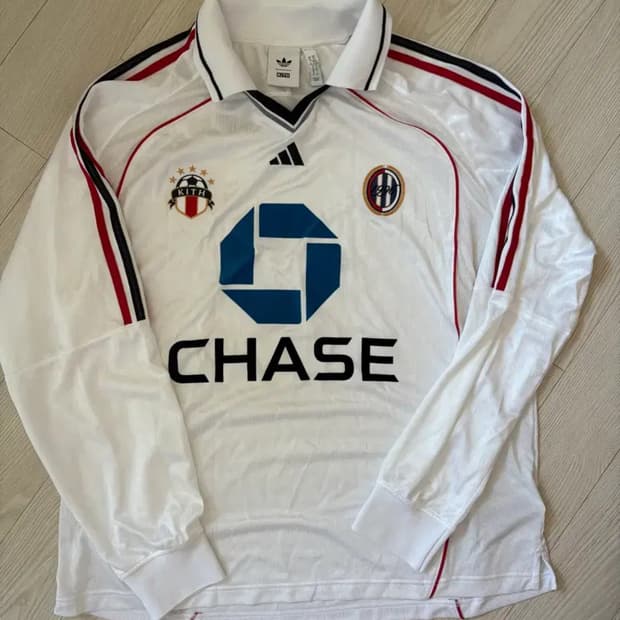[XL] Kith adidas Football Chase Jersey