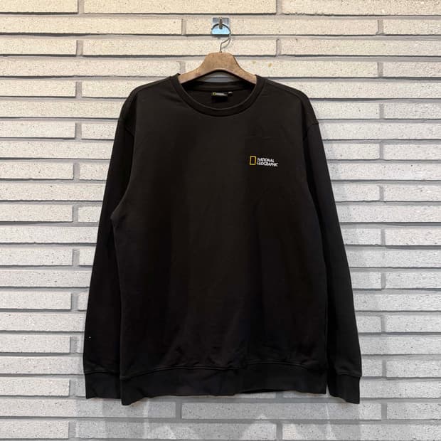 네셔널지오그래픽 오버핏 오리지널 로고 맨투맨 블랙 컬러