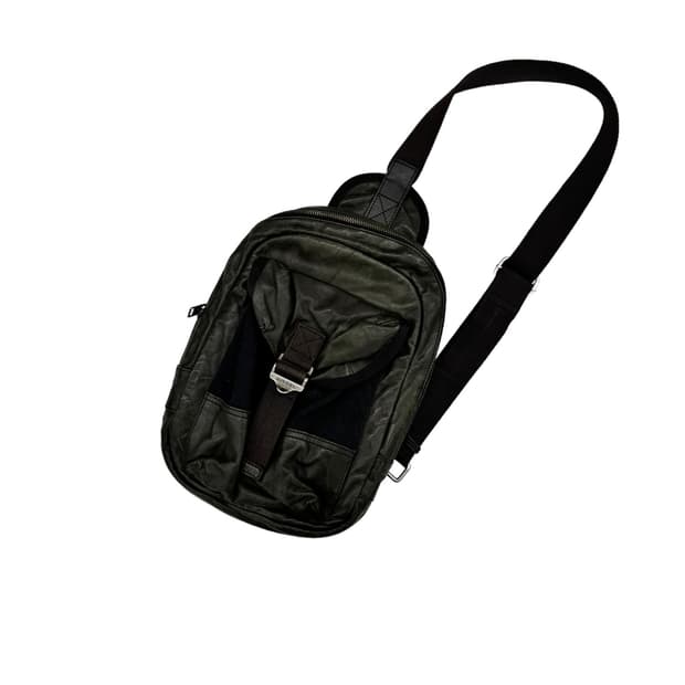 디젤 레더 슬링백 카키