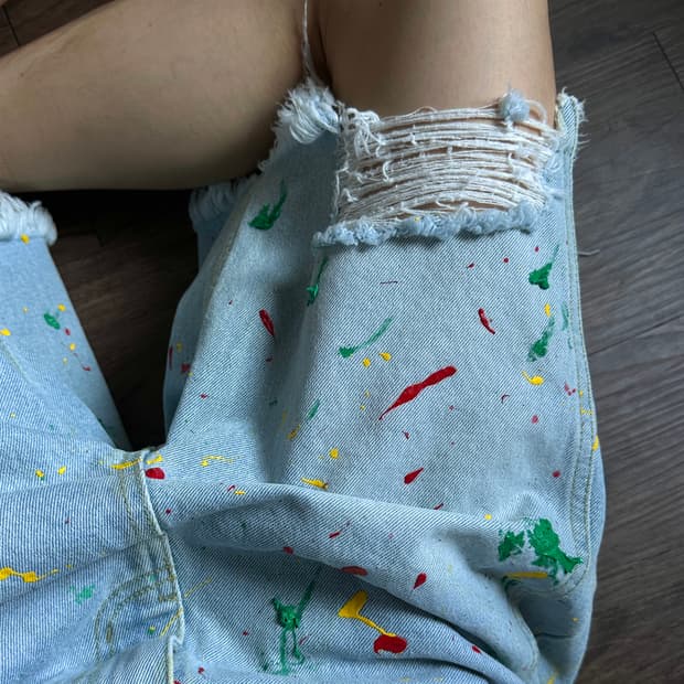 "Splatter" 페인트 스프레드 데님 쇼츠